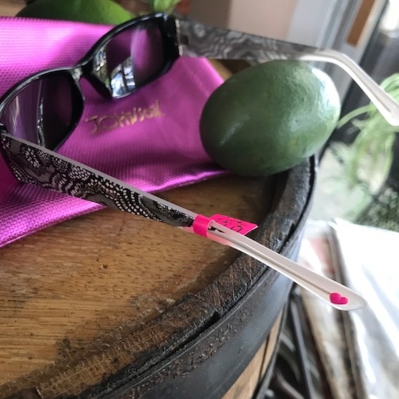 BETSEY JOHNSON Raven Lace UV Sunglasses 4